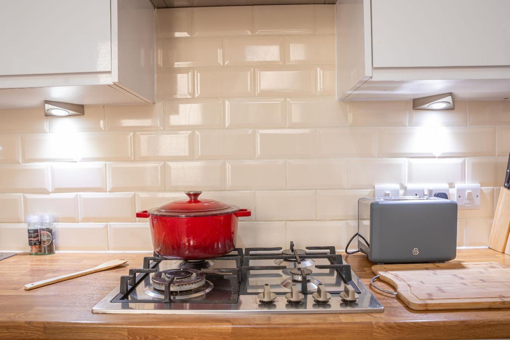 Sapphire House By Sasco Apartment Blackpool Bagian luar foto